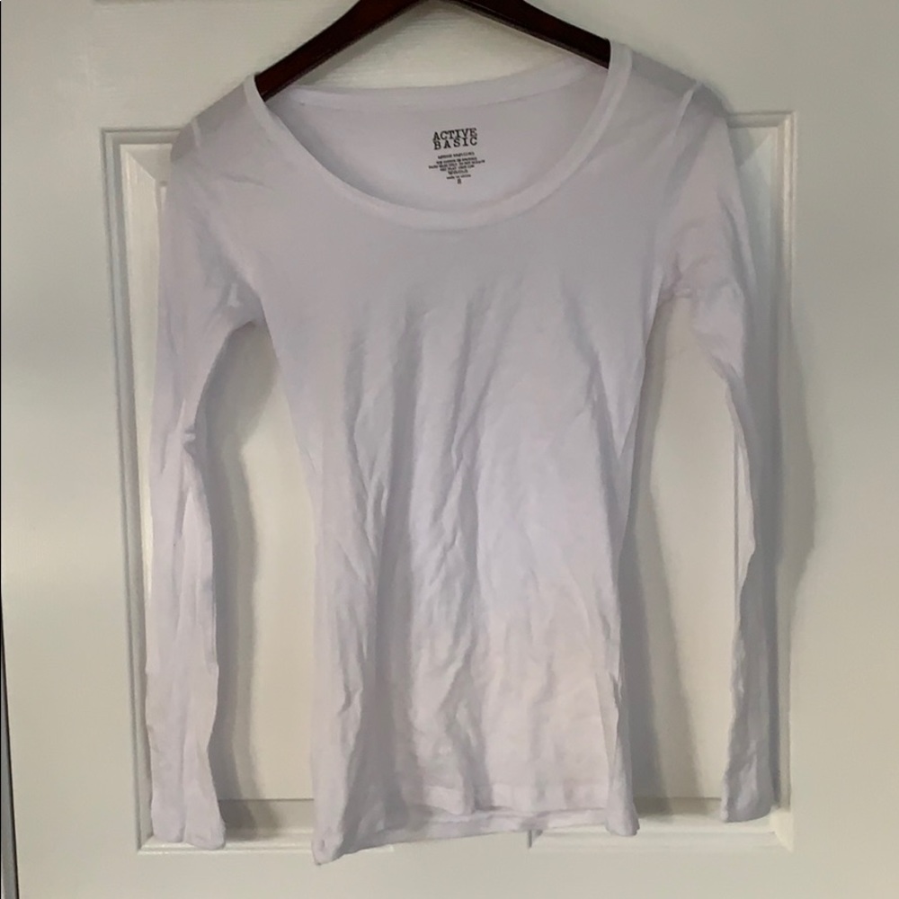 white t shirt